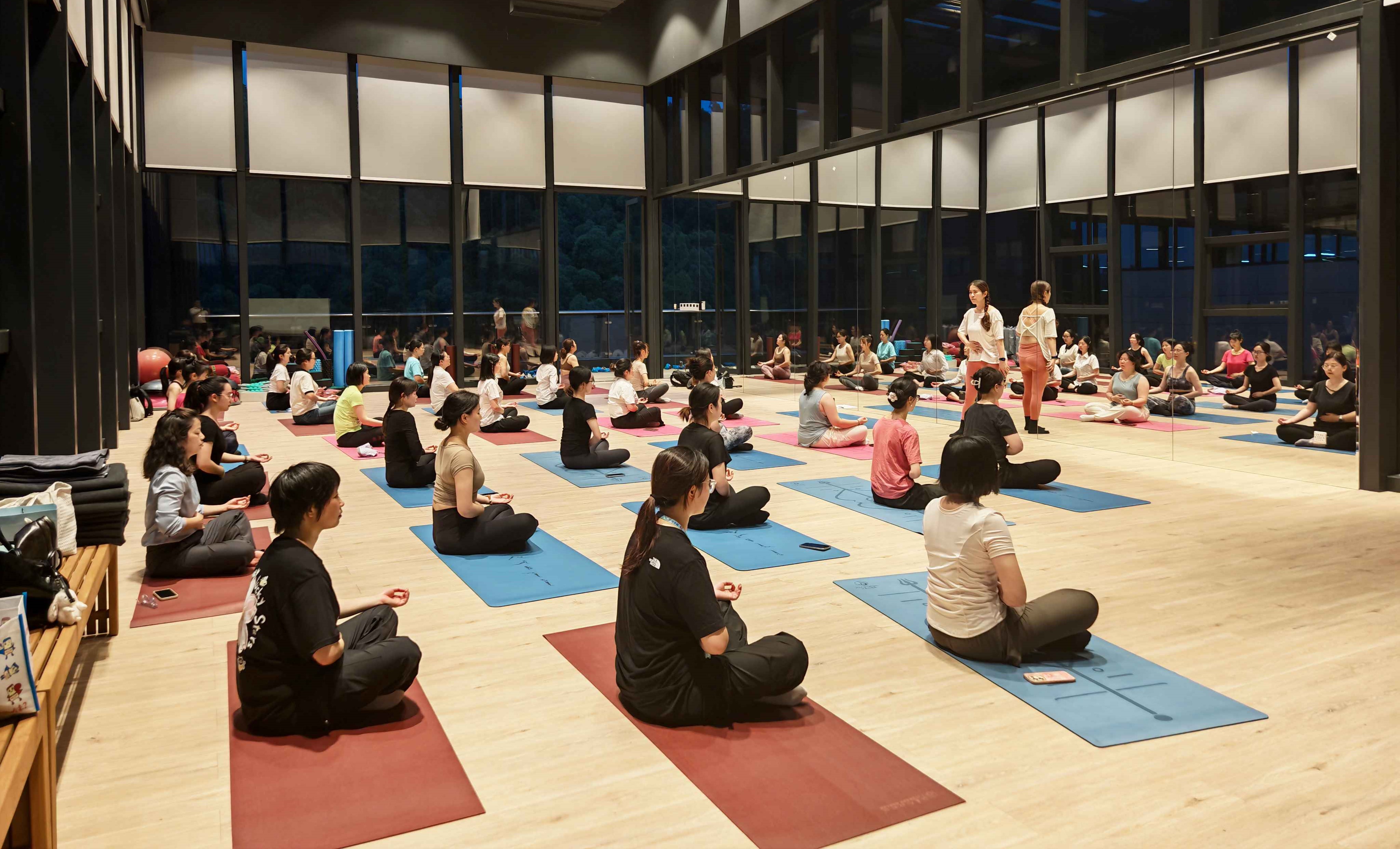 Bcgame科技首期瑜伽班活力开课 解锁职场康健新方法
